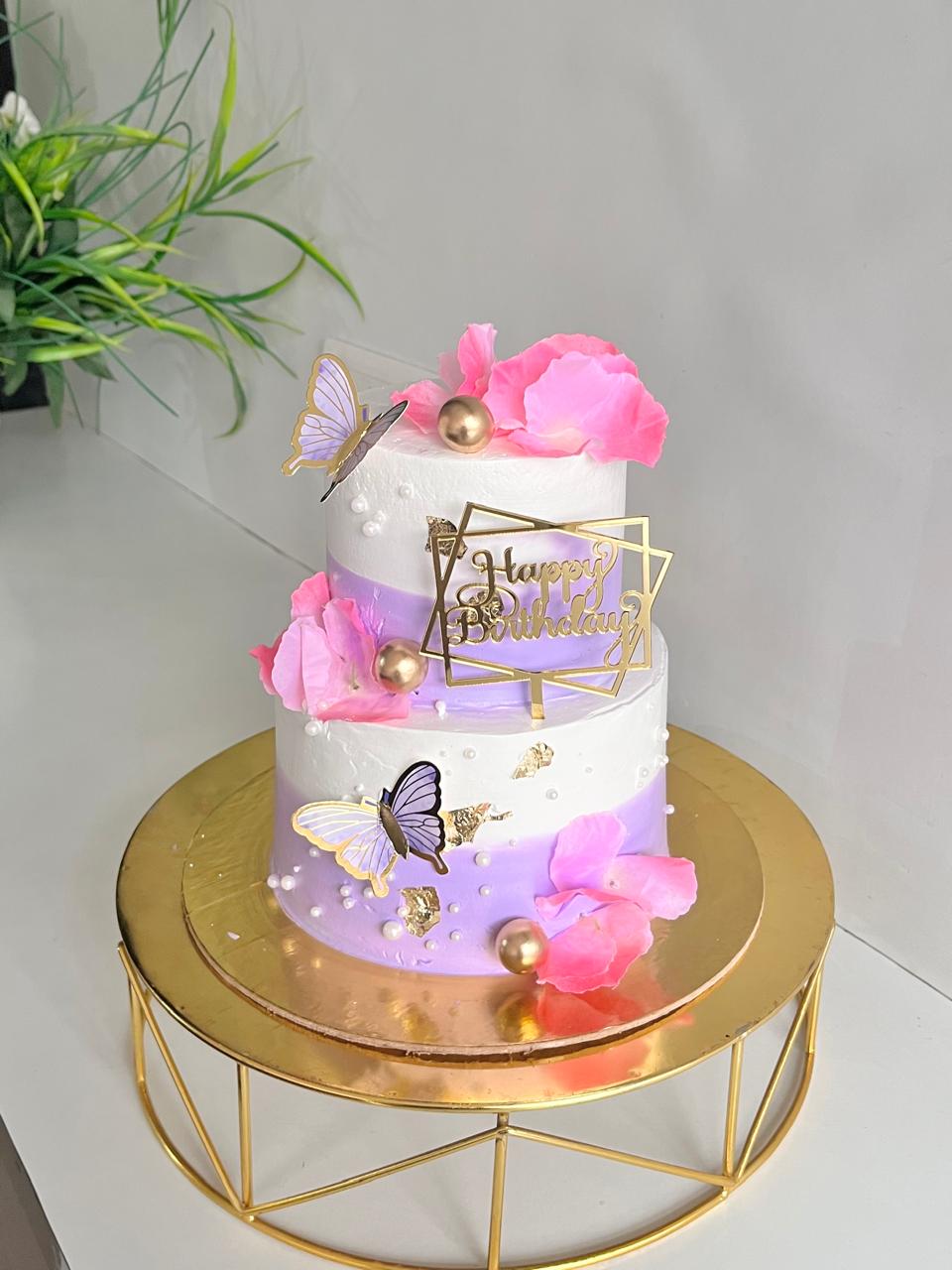 Floral charm cake
